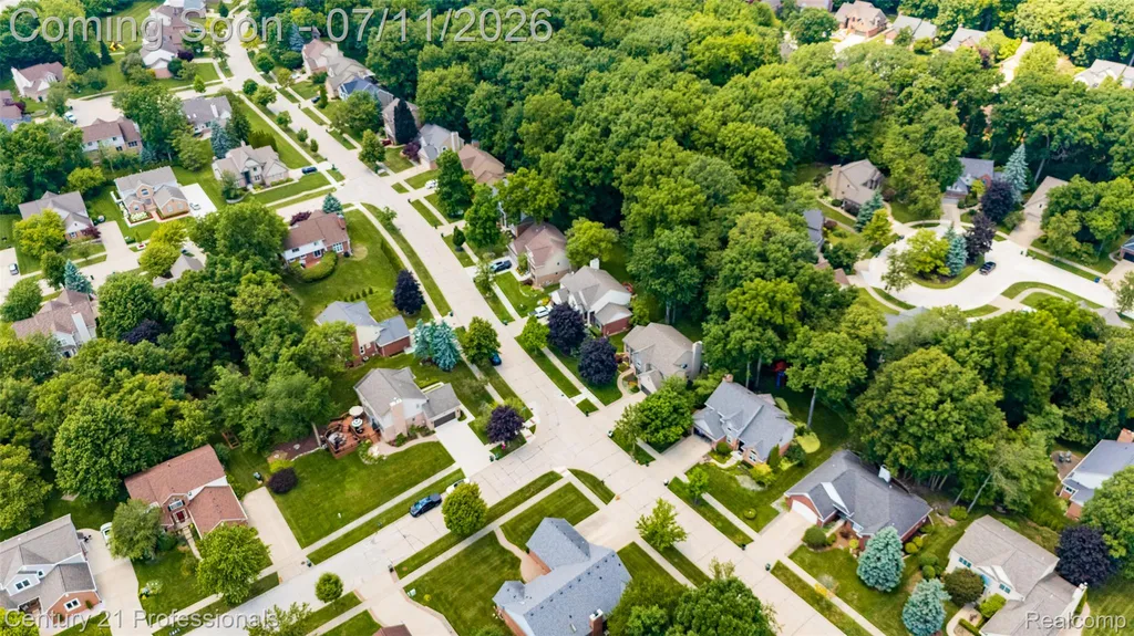 689 Woodfield Way Rochester Hills City MI 48307