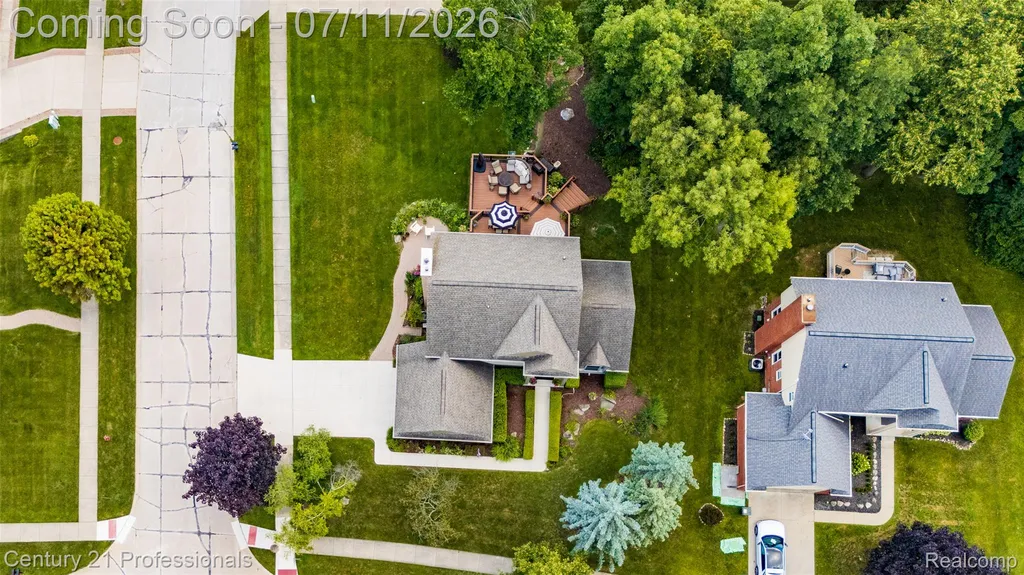 689 Woodfield Way Rochester Hills City MI 48307