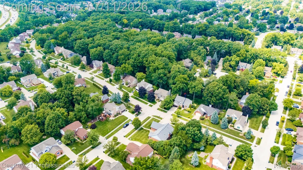 689 Woodfield Way Rochester Hills City MI 48307