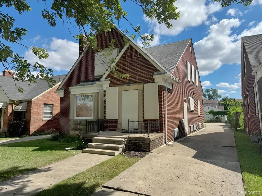 18700 Whitcomb Street Detroit City MI 48235