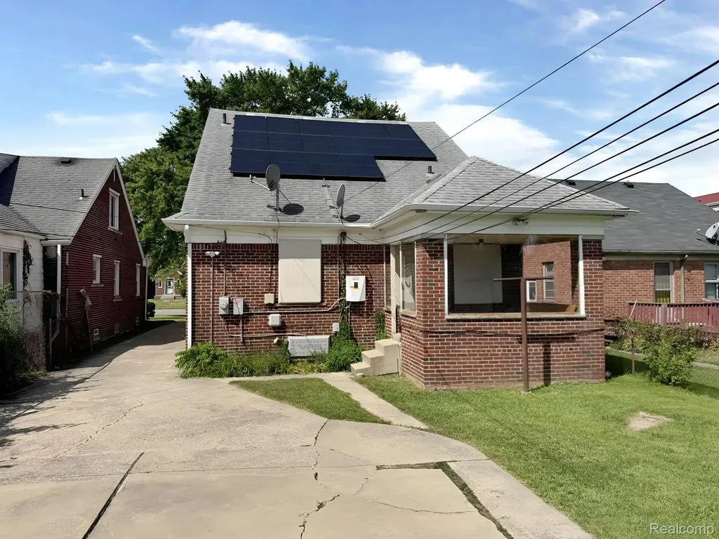 18700 Whitcomb Street Detroit City MI 48235
