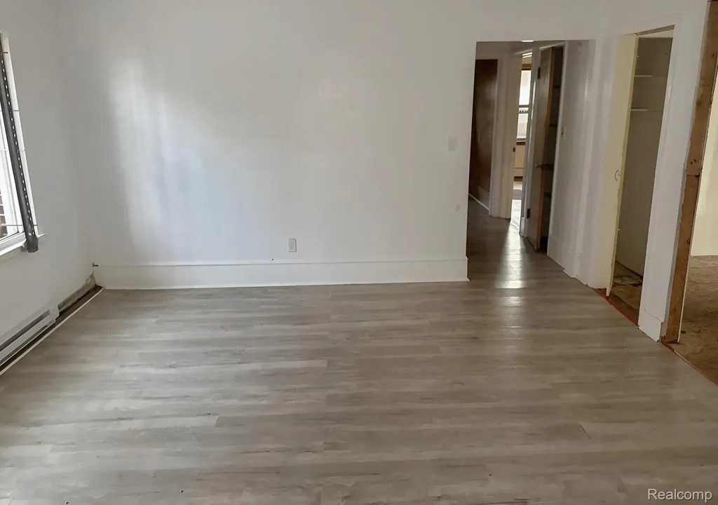 18700 Whitcomb Street Detroit City MI 48235