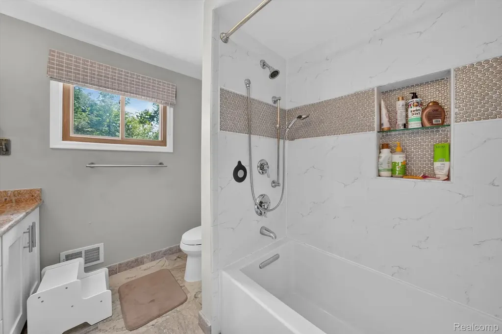 3115 Glengrove Drive Rochester Hills City MI 48309
