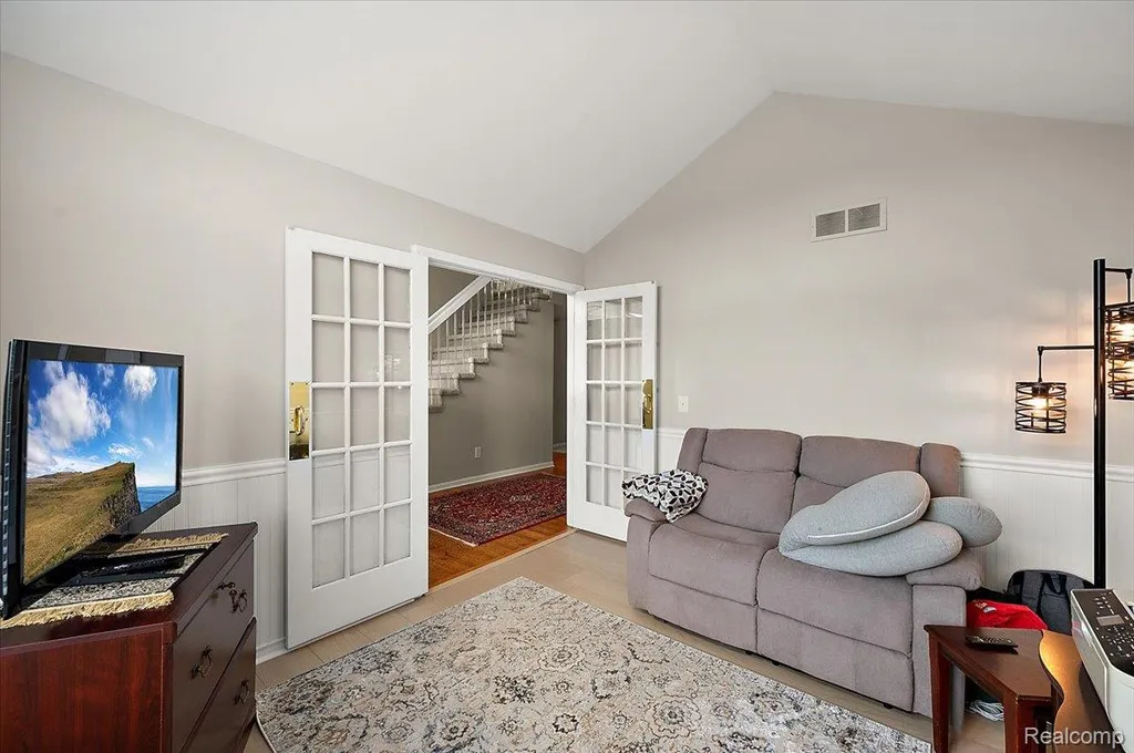3359 Paddington Court Rochester Hills City MI 48309
