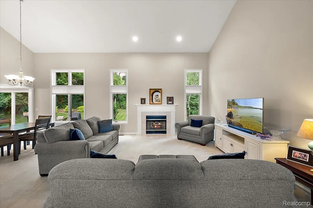 3359 Paddington Court Rochester Hills City MI 48309
