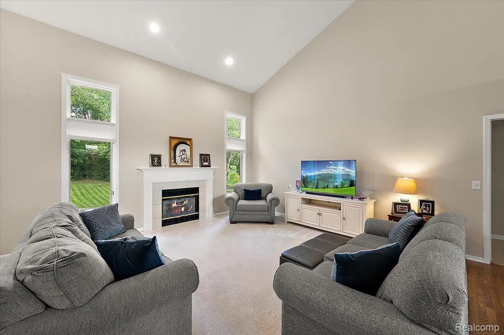 3359 Paddington Court Rochester Hills City MI 48309