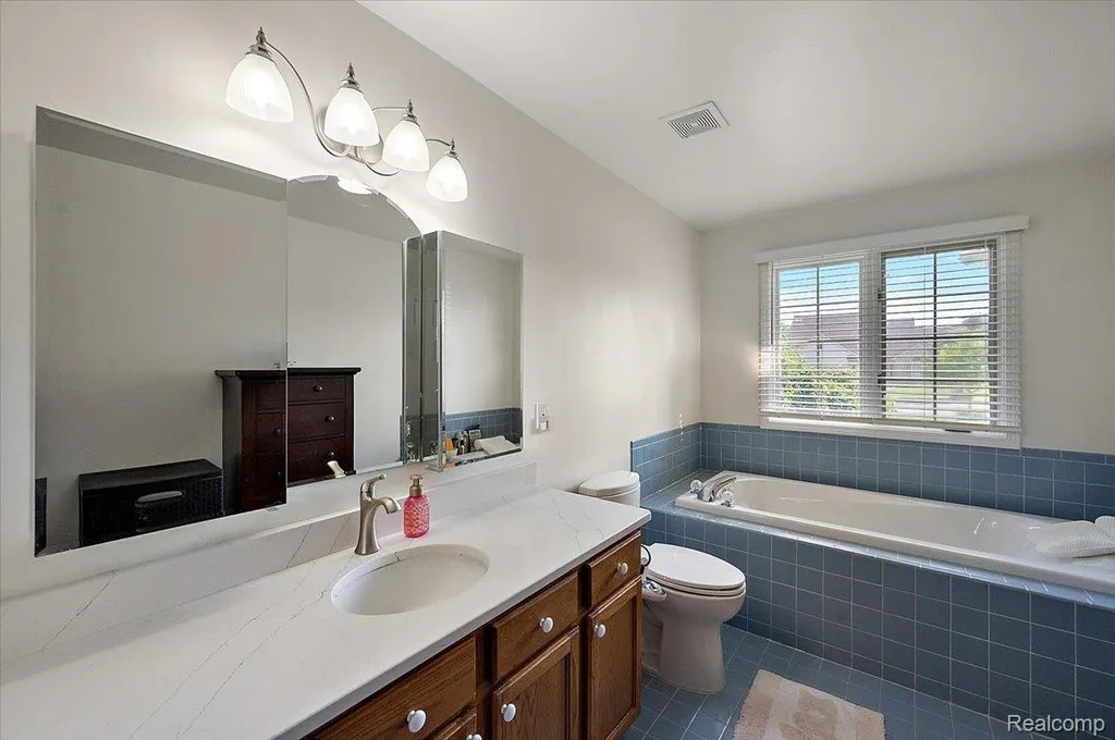 3359 Paddington Court Rochester Hills City MI 48309
