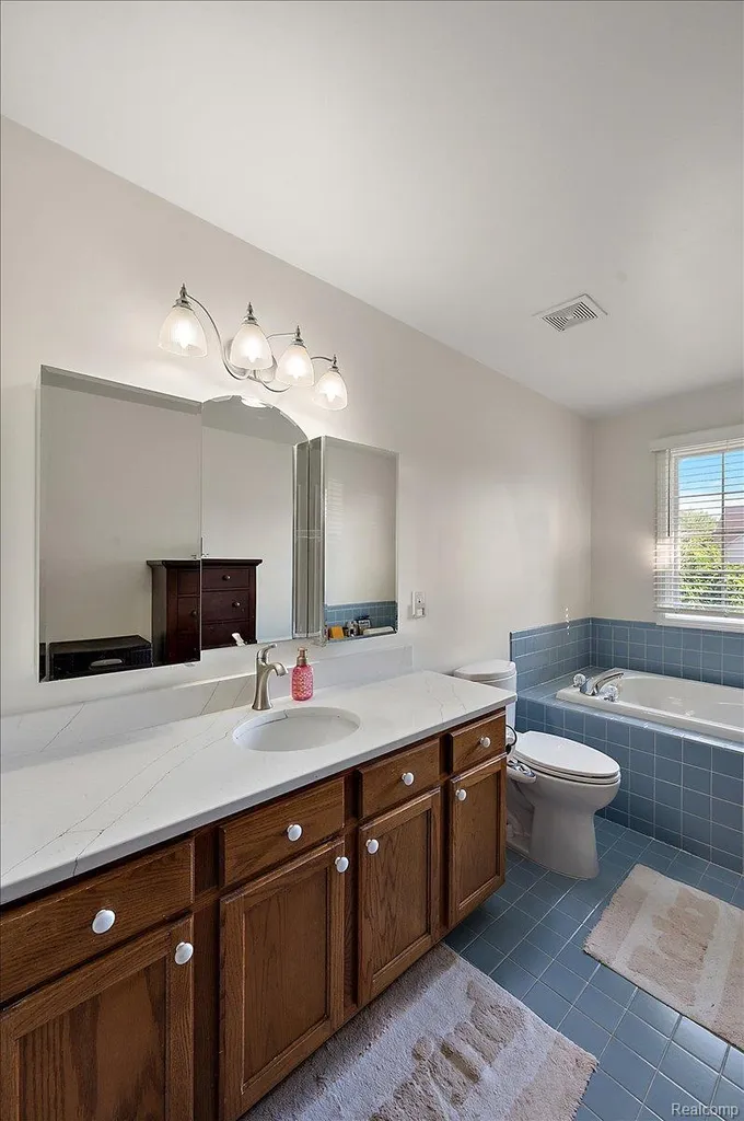 3359 Paddington Court Rochester Hills City MI 48309