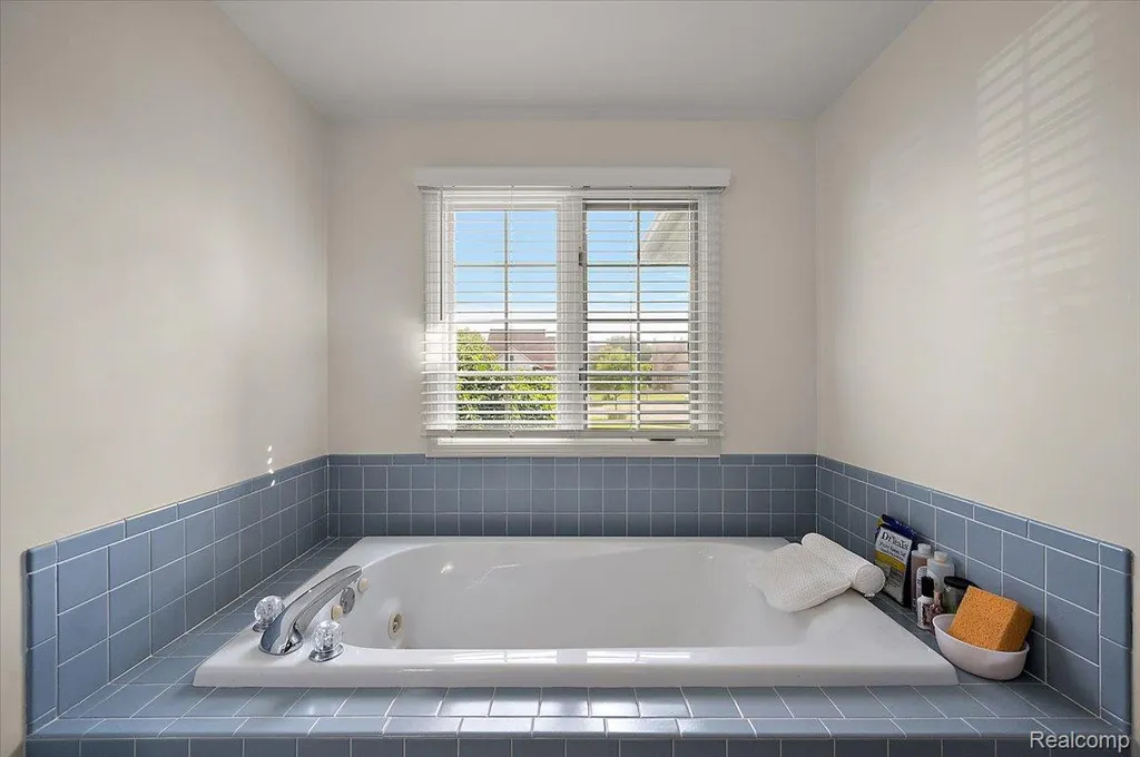 3359 Paddington Court Rochester Hills City MI 48309