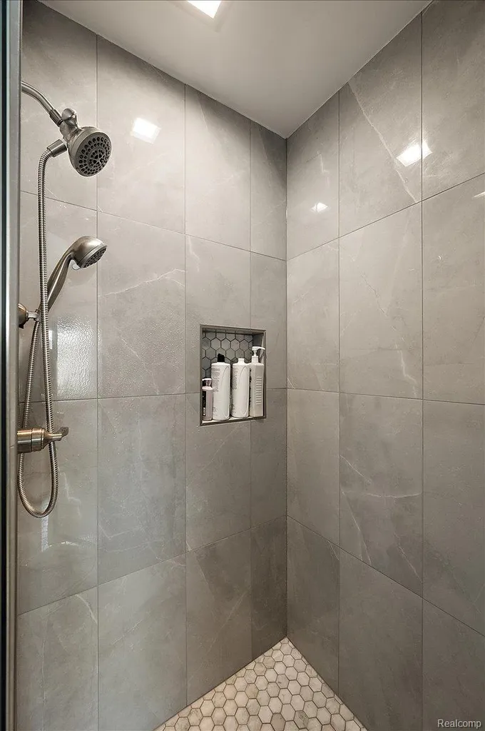 3359 Paddington Court Rochester Hills City MI 48309