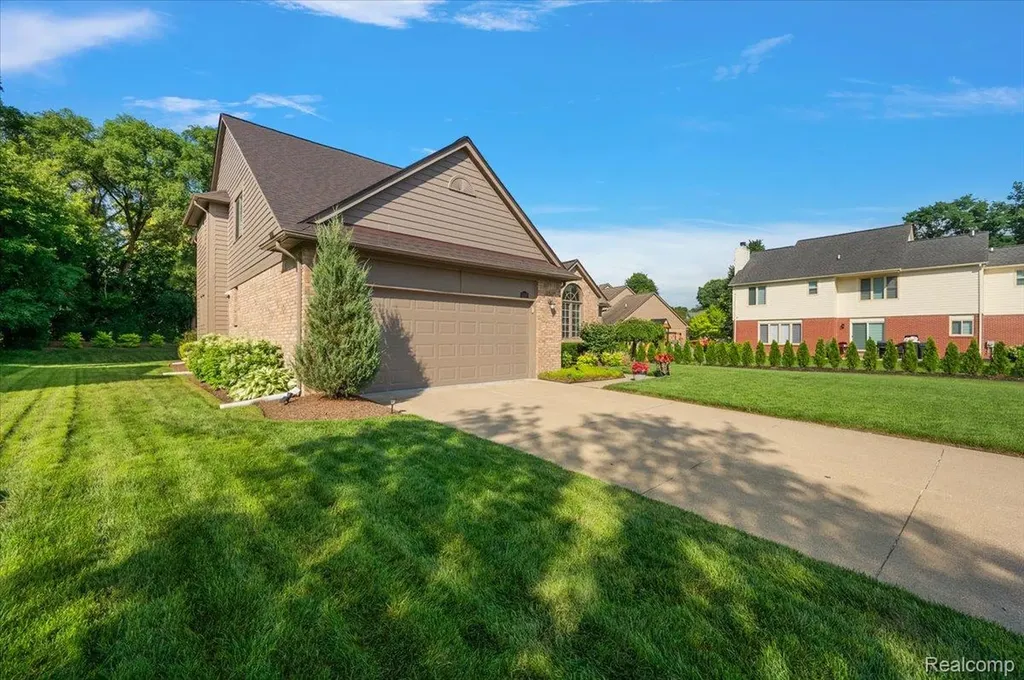 3359 Paddington Court Rochester Hills City MI 48309