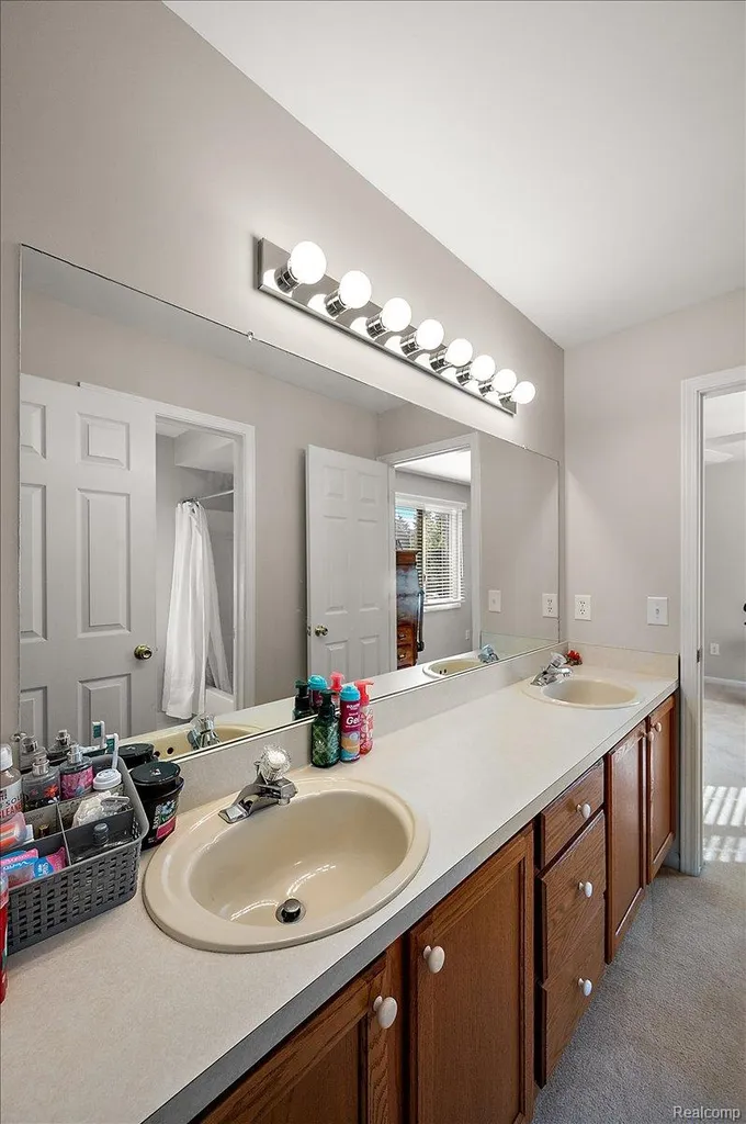 3359 Paddington Court Rochester Hills City MI 48309