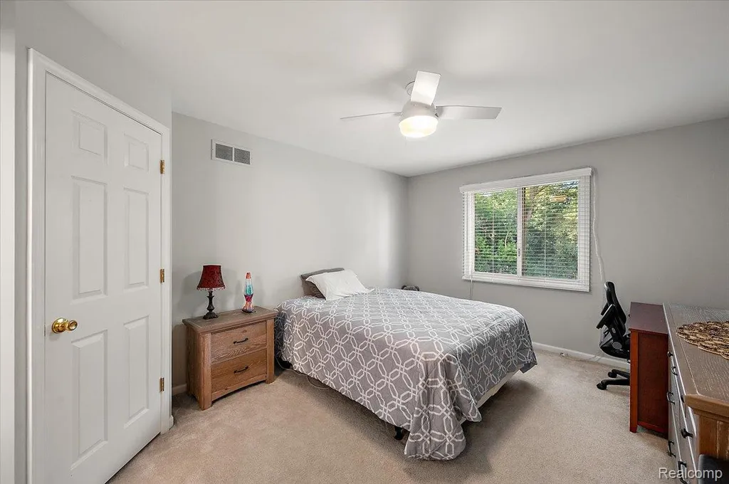3359 Paddington Court Rochester Hills City MI 48309