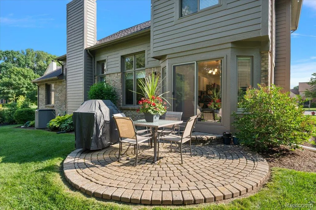 3359 Paddington Court Rochester Hills City MI 48309