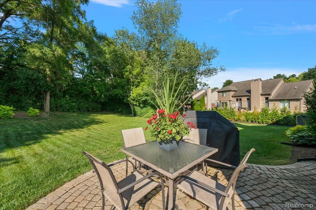 3359 Paddington Court Rochester Hills City MI 48309