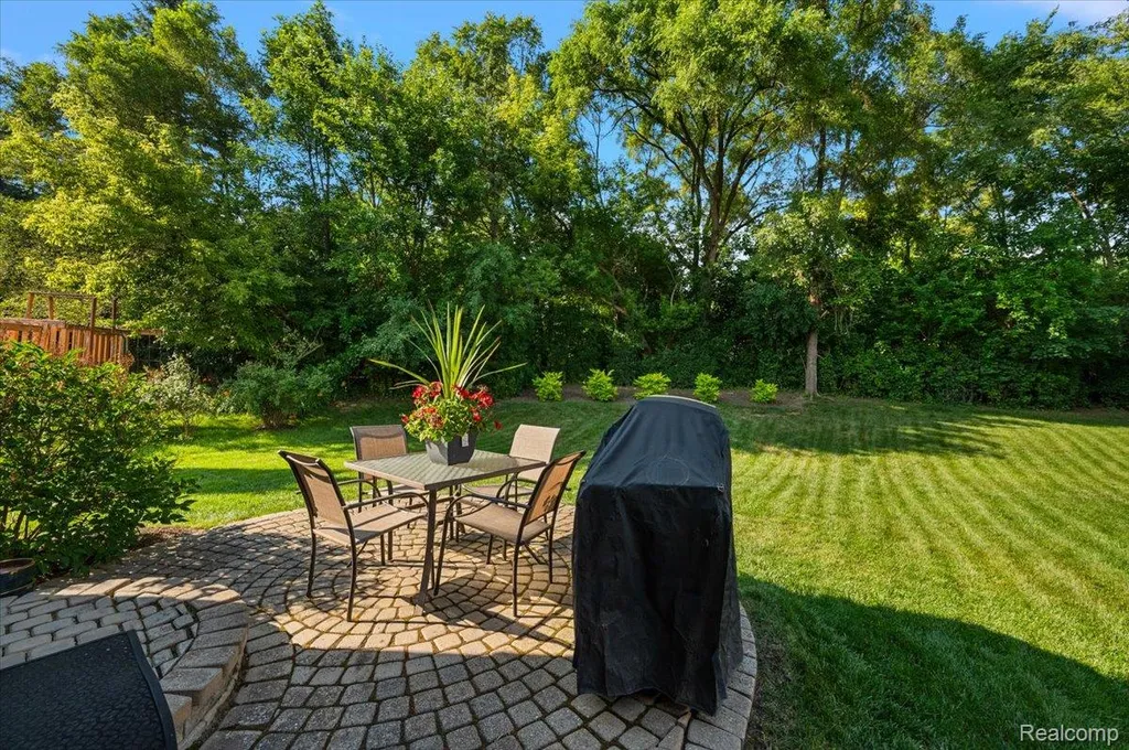 3359 Paddington Court Rochester Hills City MI 48309
