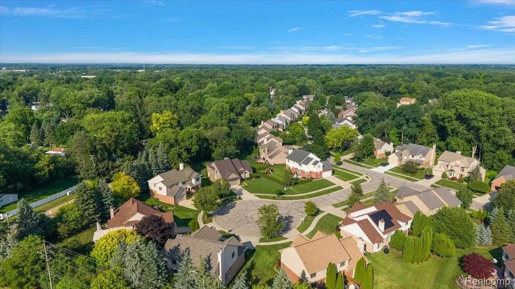 3359 Paddington Court Rochester Hills City MI 48309