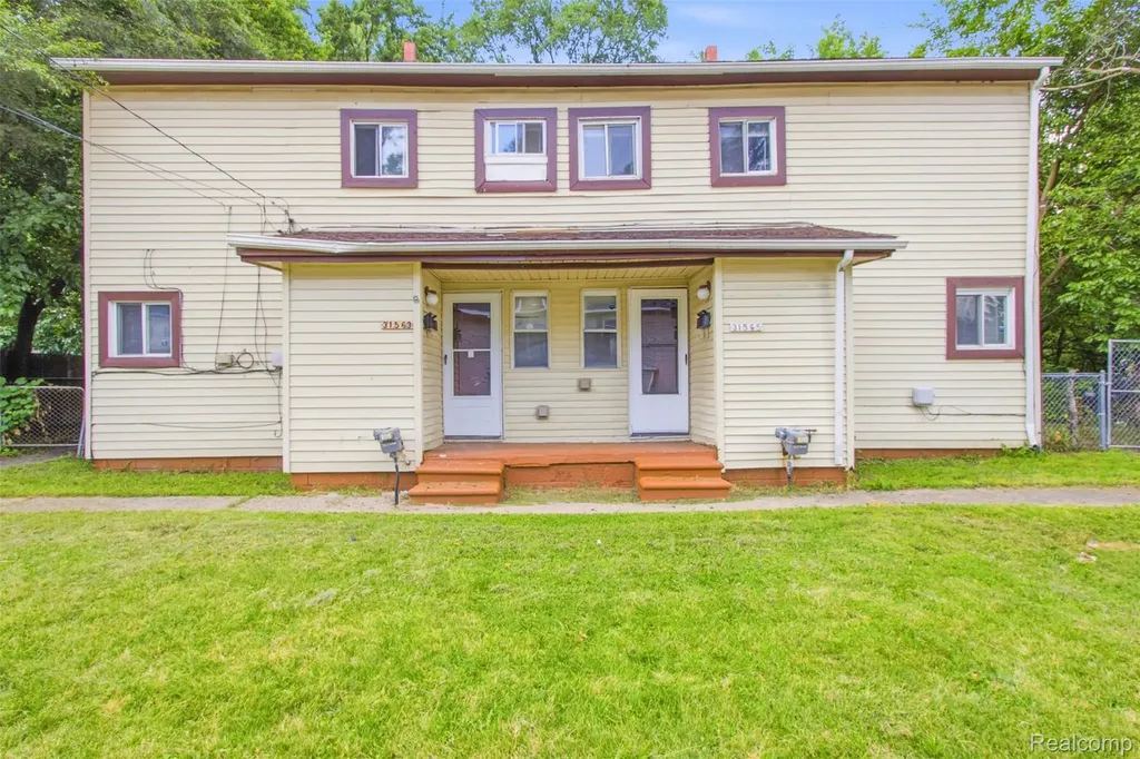 31563 Alpena Court Westland City MI 48186