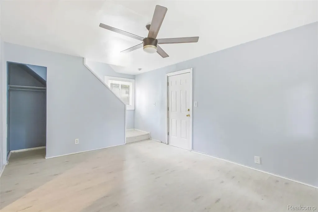 31563 Alpena Court Westland City MI 48186