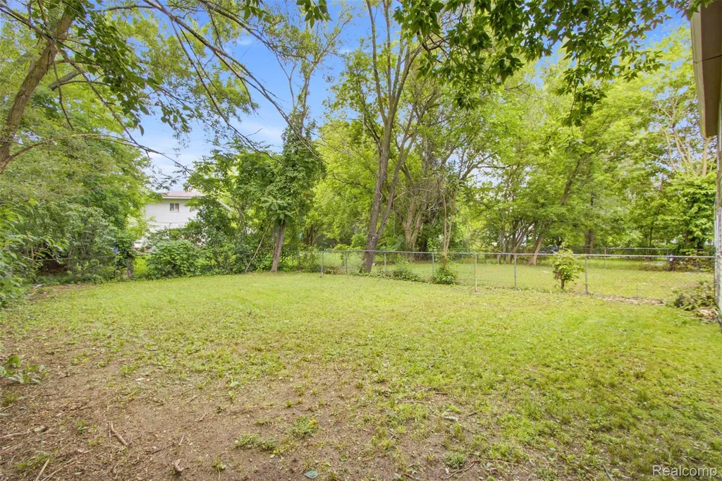 31563 Alpena Court Westland City MI 48186