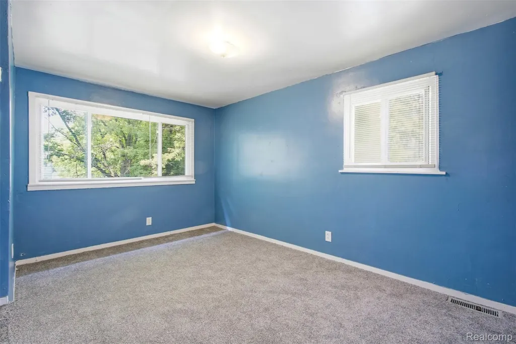 31563 Alpena Court Westland City MI 48186