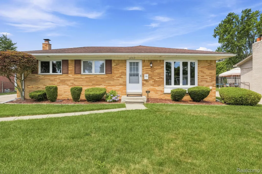 37717 Badger Drive Sterling Heights City MI 48312