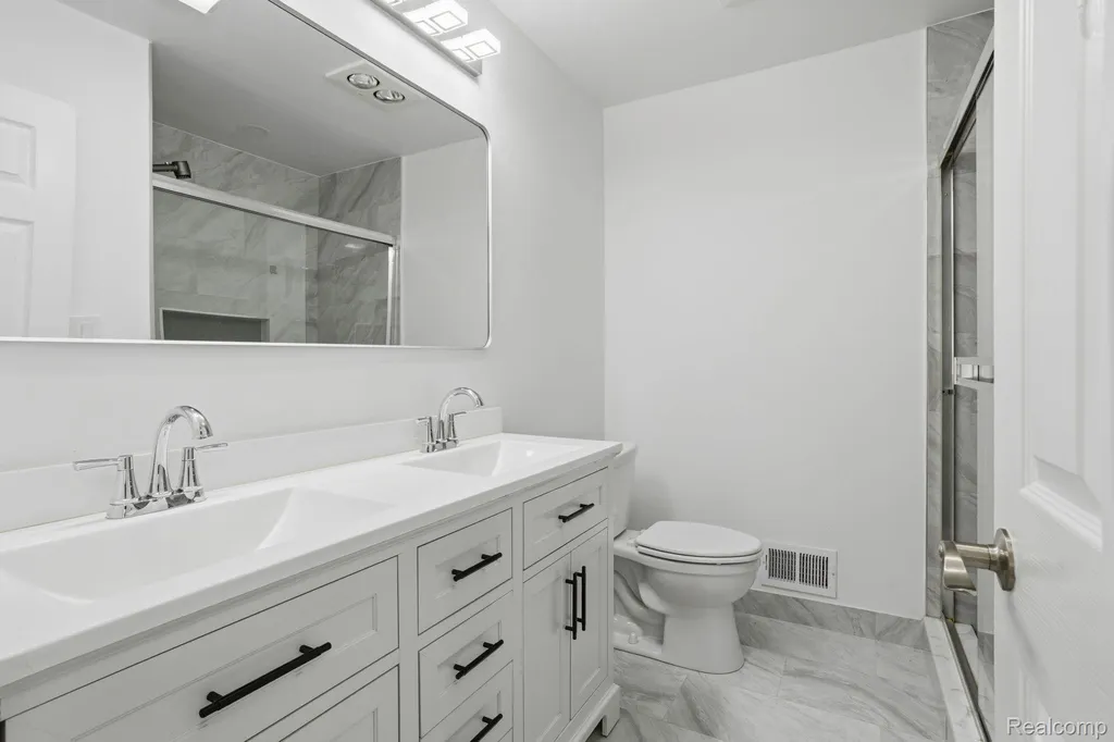 37717 Badger Drive Sterling Heights City MI 48312