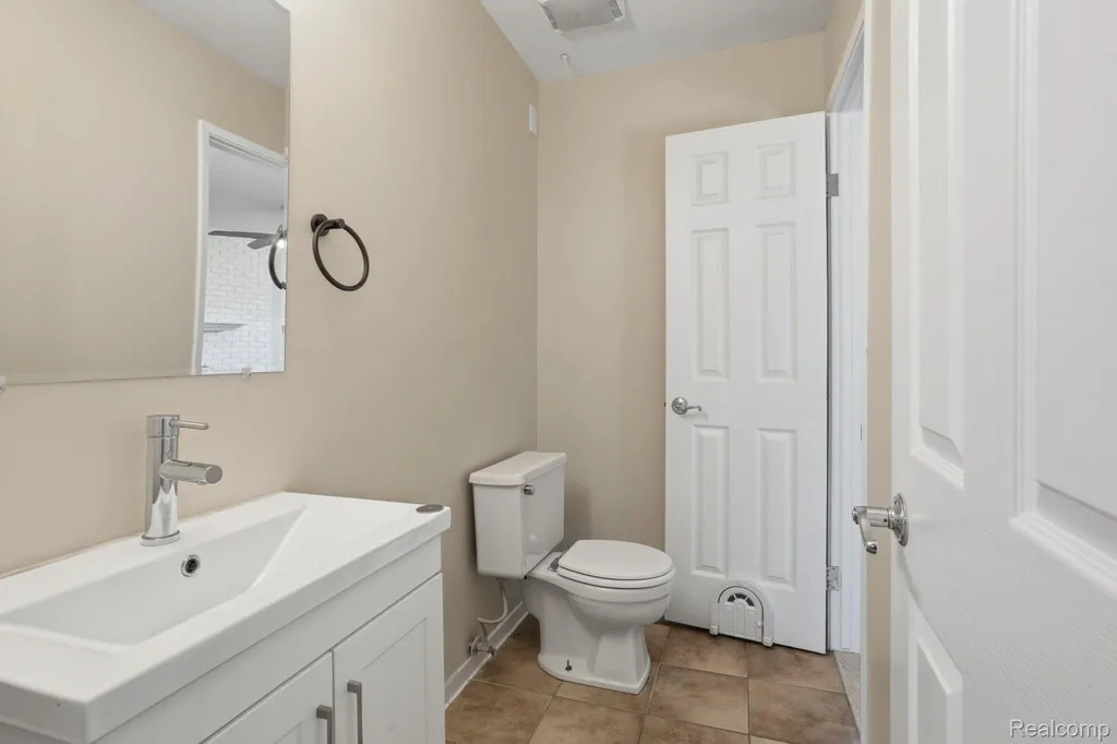 37717 Badger Drive Sterling Heights City MI 48312