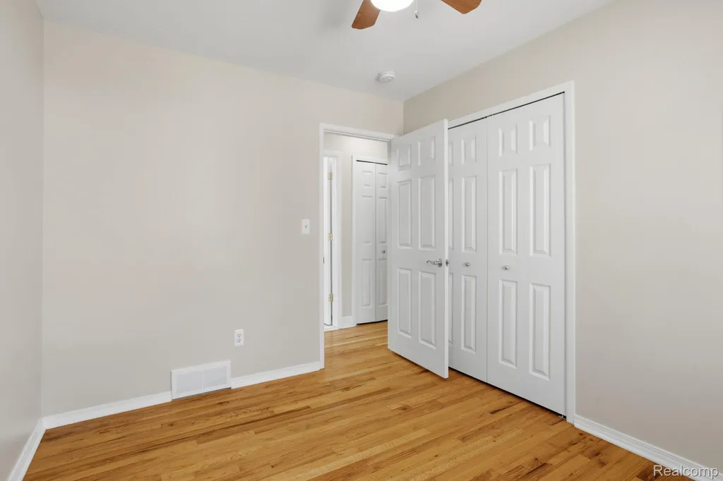 37717 Badger Drive Sterling Heights City MI 48312