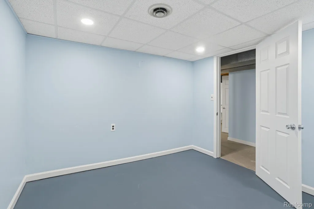 37717 Badger Drive Sterling Heights City MI 48312
