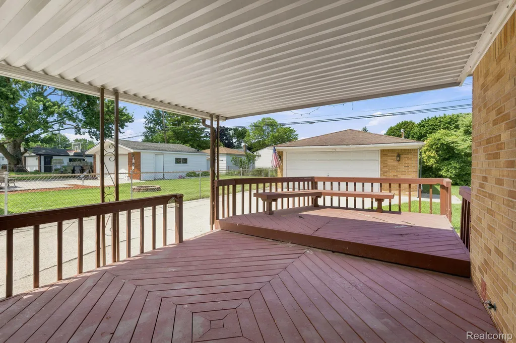 37717 Badger Drive Sterling Heights City MI 48312