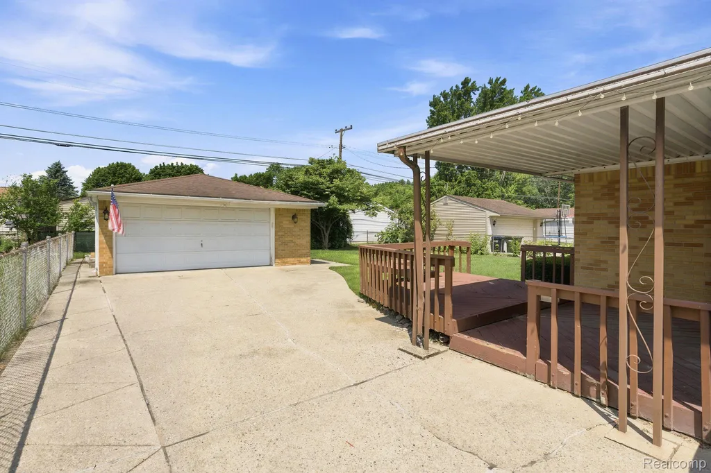 37717 Badger Drive Sterling Heights City MI 48312