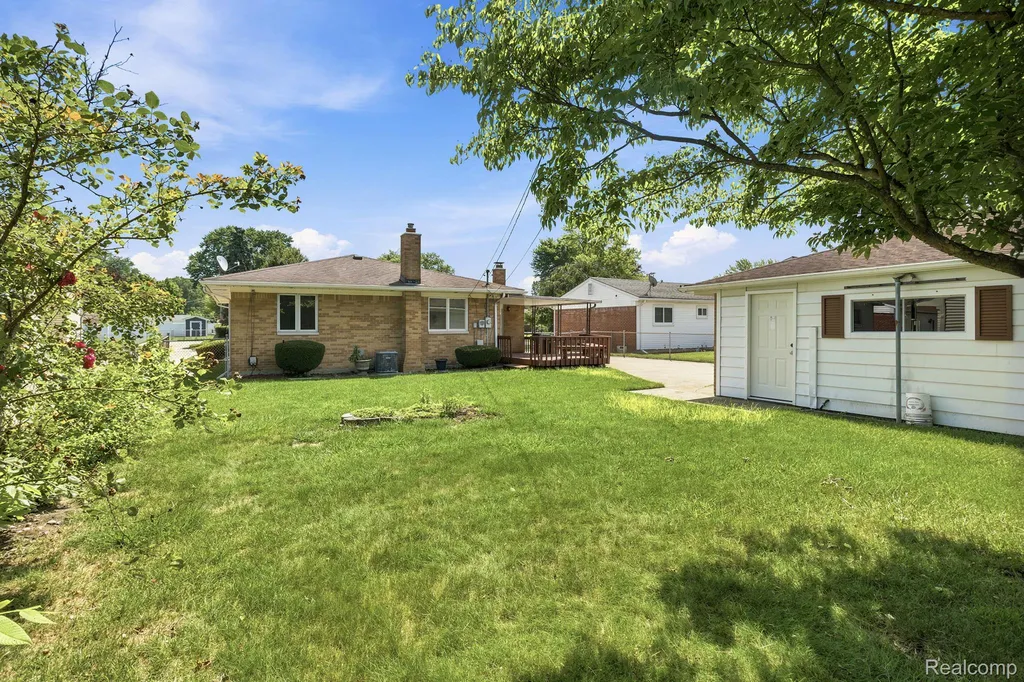 37717 Badger Drive Sterling Heights City MI 48312