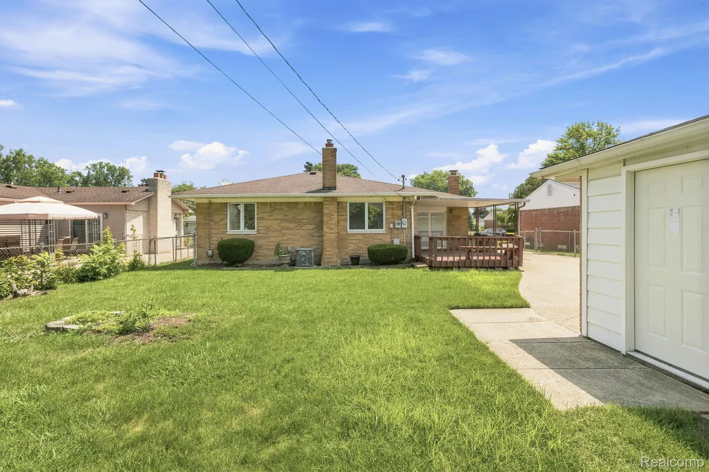 37717 Badger Drive Sterling Heights City MI 48312