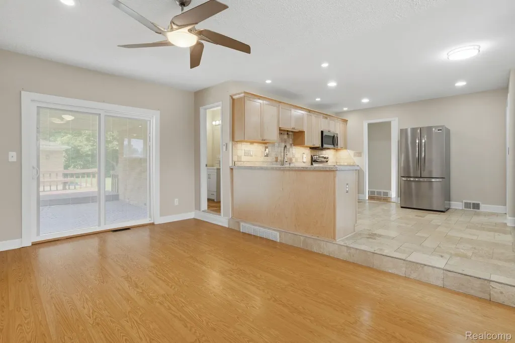 37717 Badger Drive Sterling Heights City MI 48312
