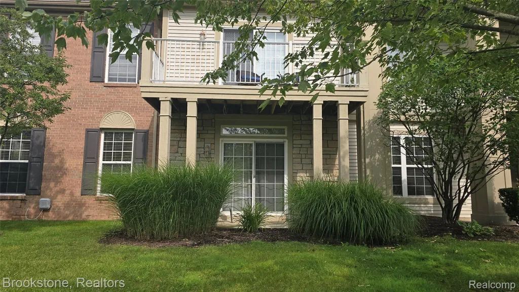 1976 Pinecroft Drive Canton Charter Township MI 48188