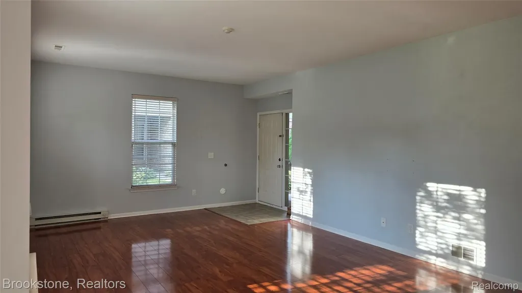 1976 Pinecroft Drive Canton Charter Township MI 48188