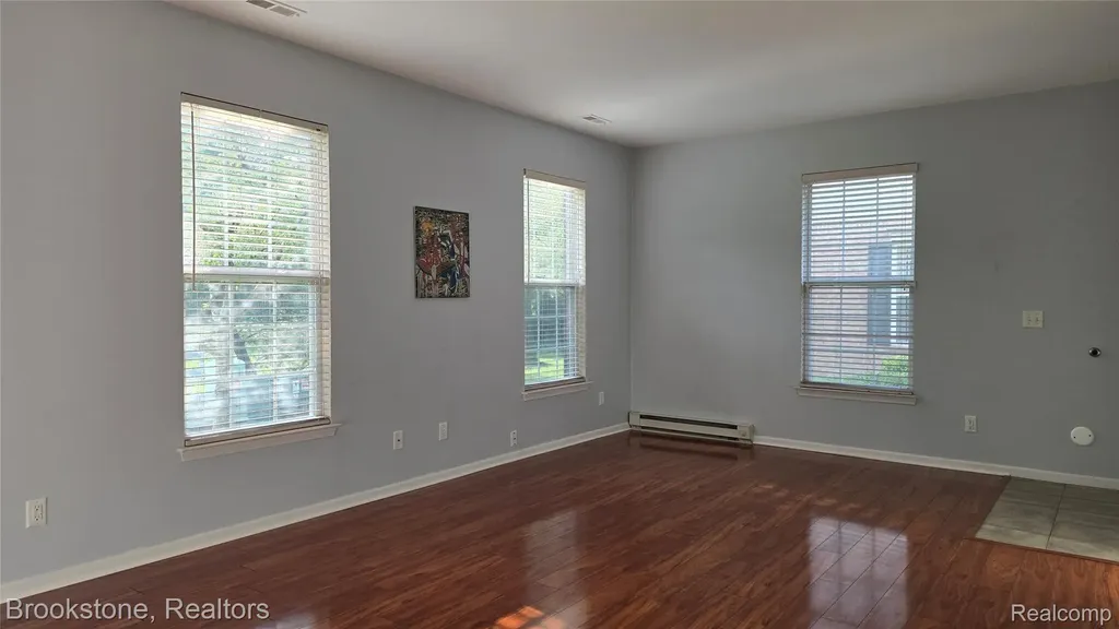 1976 Pinecroft Drive Canton Charter Township MI 48188