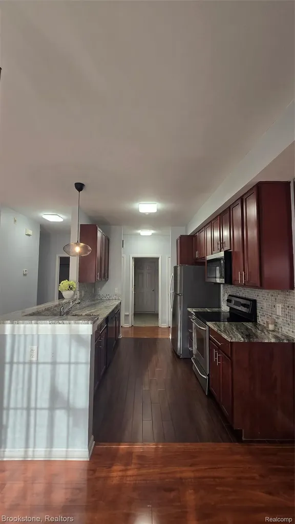1976 Pinecroft Drive Canton Charter Township MI 48188