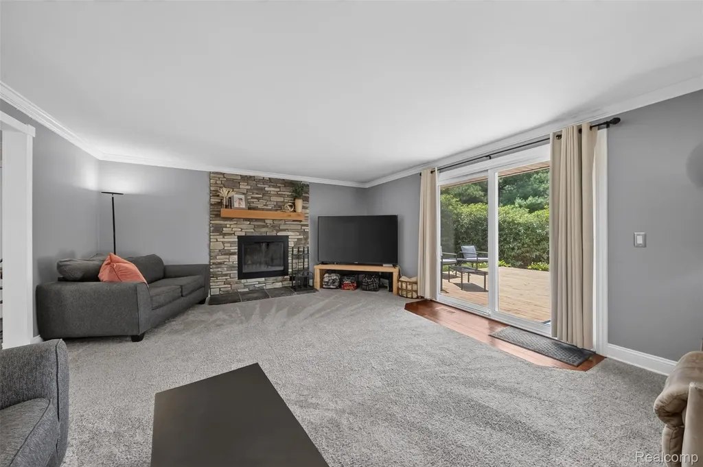 800 Hinford Avenue Lake Orion Village MI 48362