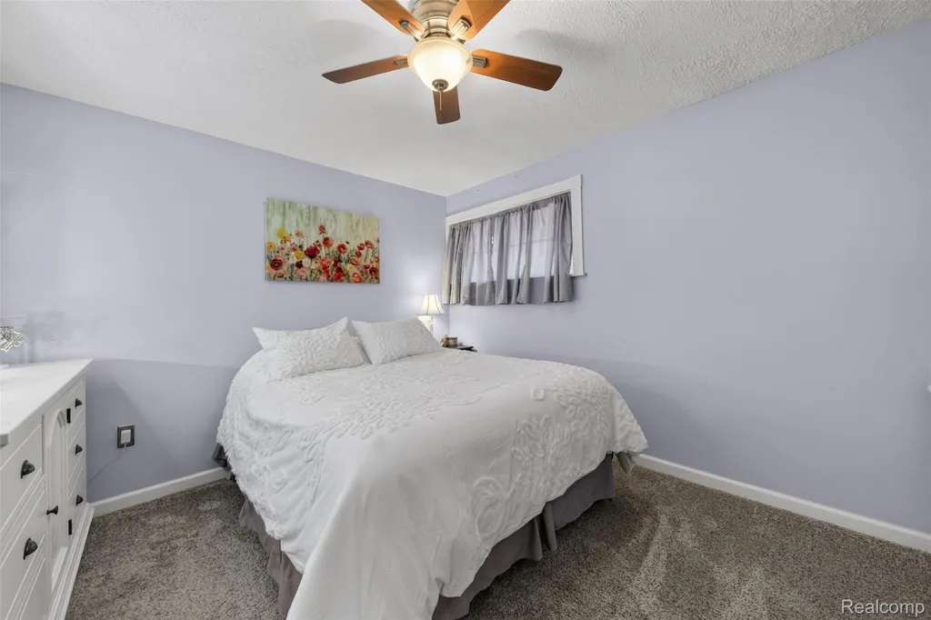 800 Hinford Avenue Lake Orion Village MI 48362