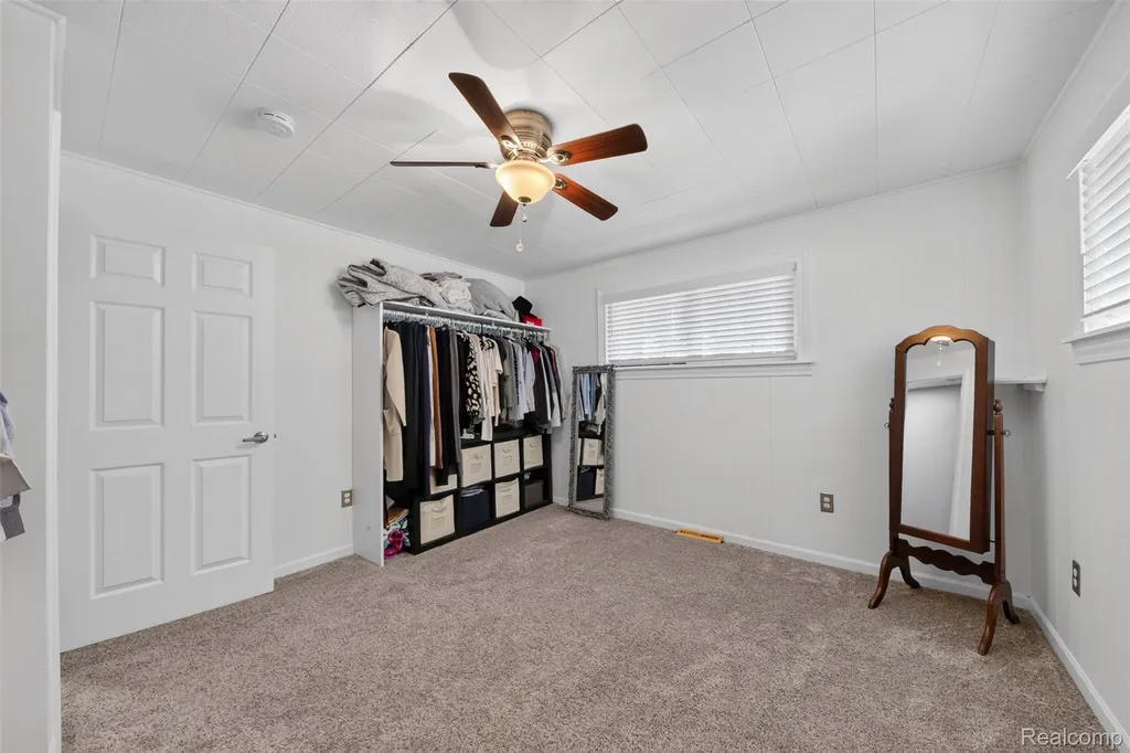 800 Hinford Avenue Lake Orion Village MI 48362