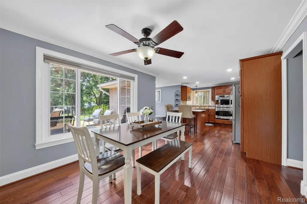 800 Hinford Avenue Lake Orion Village MI 48362
