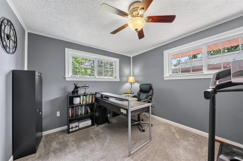 800 Hinford Avenue Lake Orion Village MI 48362