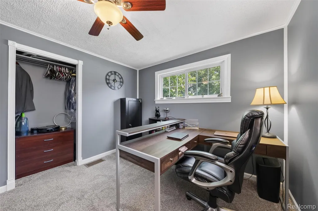 800 Hinford Avenue Lake Orion Village MI 48362