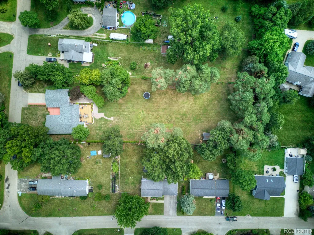 800 Hinford Avenue Lake Orion Village MI 48362
