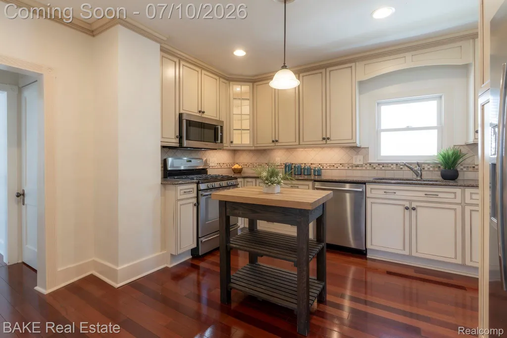 610 Blunk Street Plymouth City MI 48170