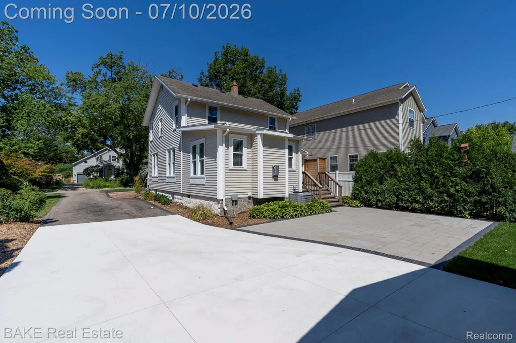 610 Blunk Street Plymouth City MI 48170