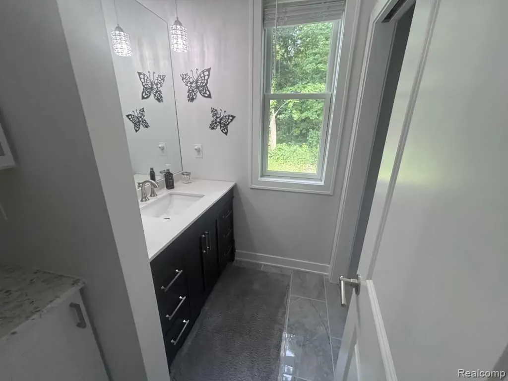 3384 W Howell Road Alaiedon Township MI 48854