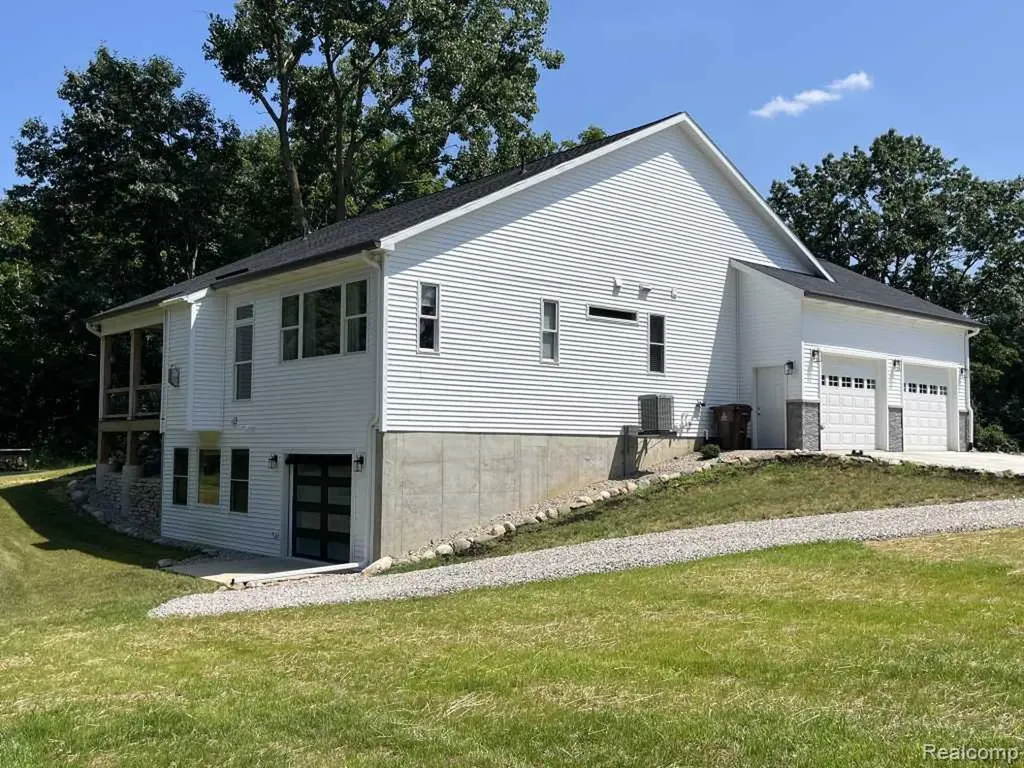 3384 W Howell Road Alaiedon Township MI 48854